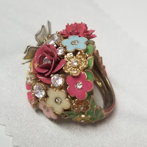 Ring - Picture 3 of 3